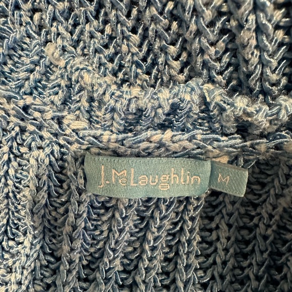 Sleeveless knit top. - Picture 2 of 5